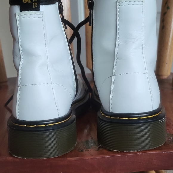 ♥️EUC♥️ DOC MARTENS GIRLS BOOTS - Picture 5 of 13
